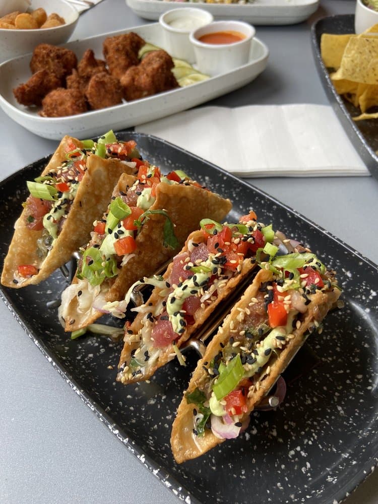 Tommy Bahama | Marlin Bar & Store - Jacksonville