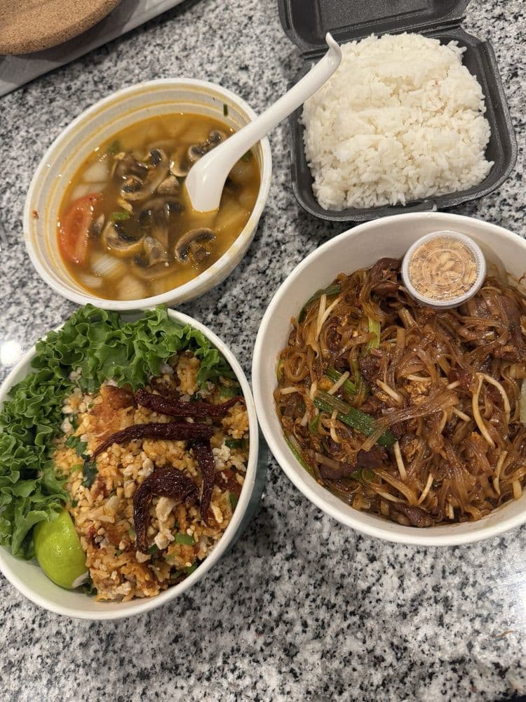 Sabaidee Lao & Thai Street Food - Castle Hills