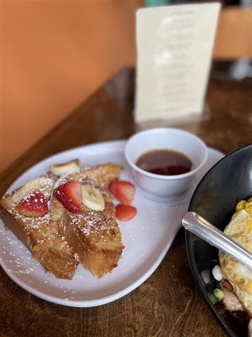 Two Chicks Cafe CBD Avatar