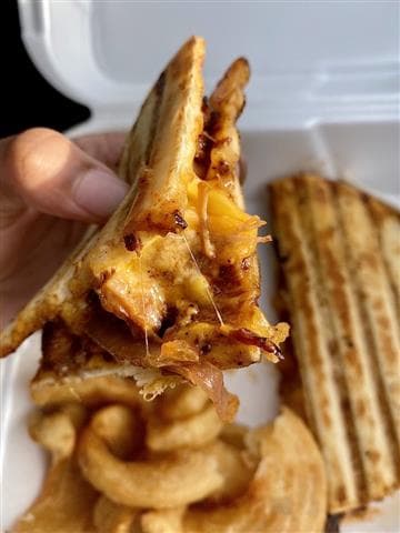 Ugly Dog Saloon and BBQ Avatar