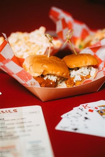 Roxanne’s Liquor Bar & Kitchen Avatar