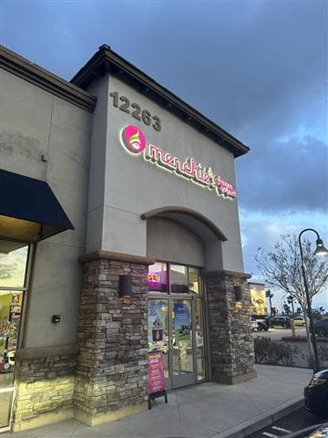 Menchies Frozen Yogurt Avatar