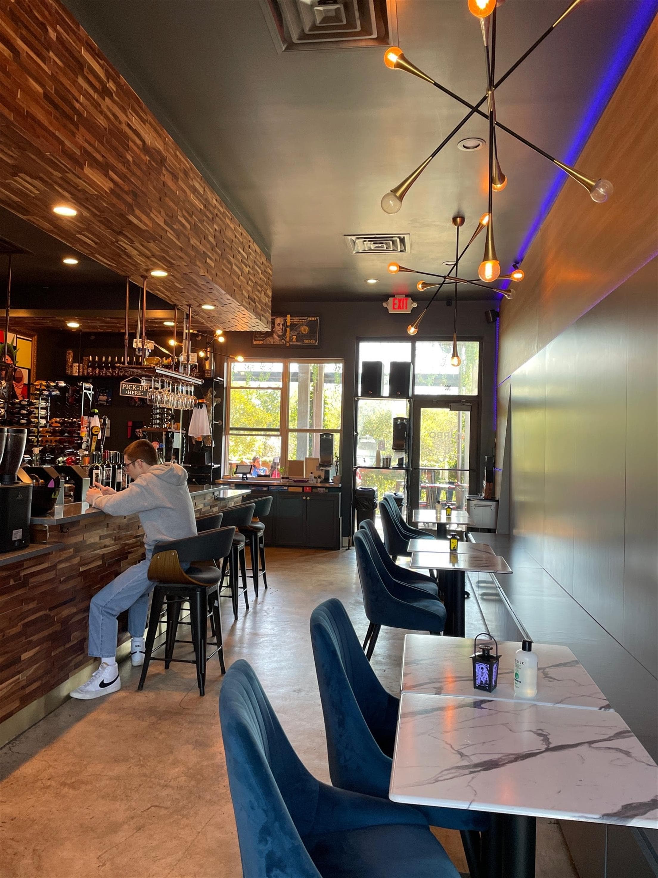TURBO Coffee - Pizza & Wine