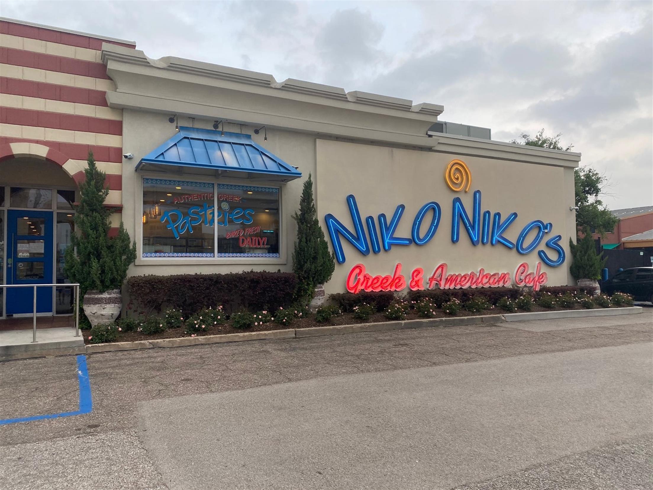 Niko Niko's Greek & American Cafe & 