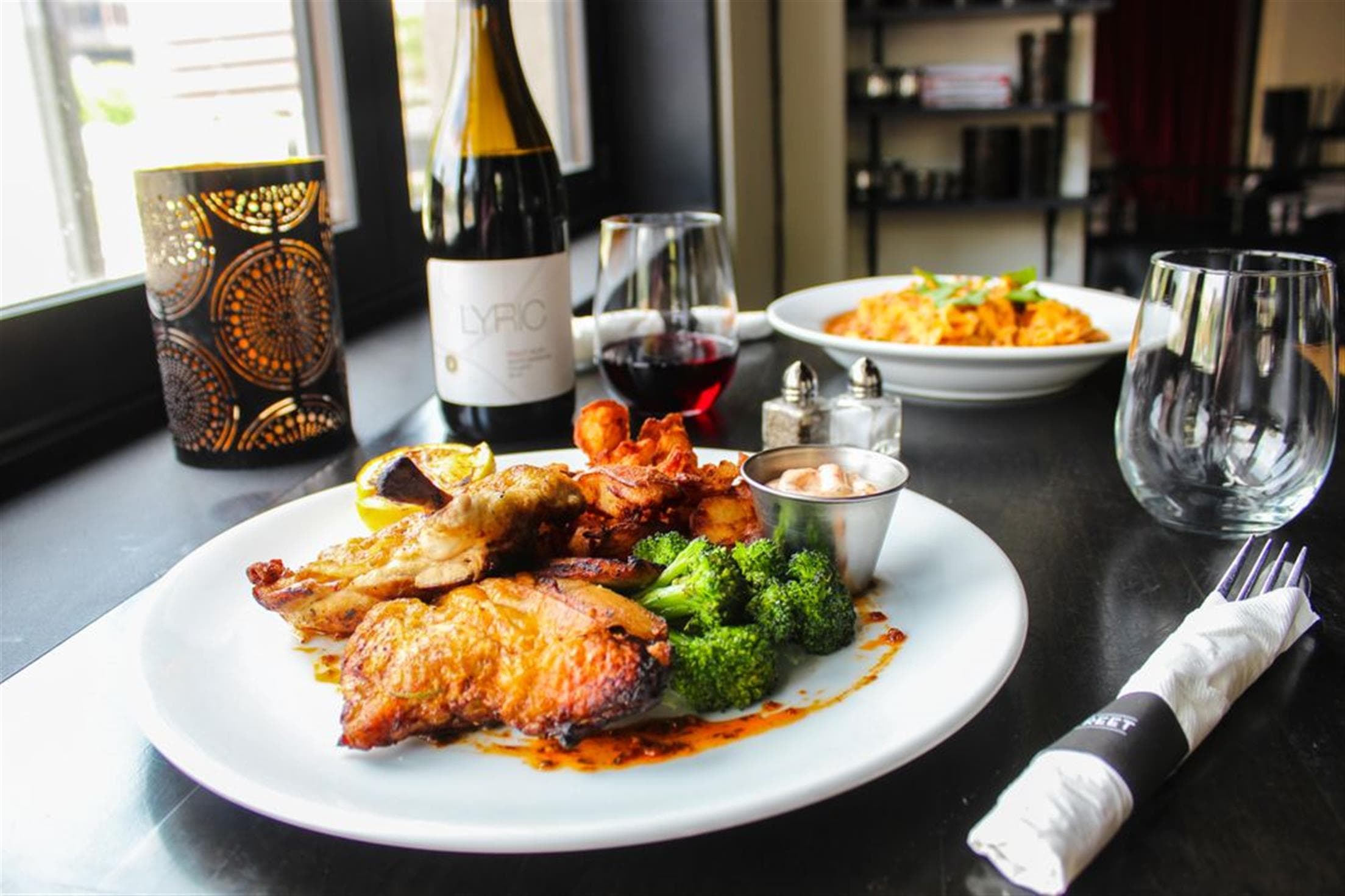 Hill Street Bar & Restaurant- LA