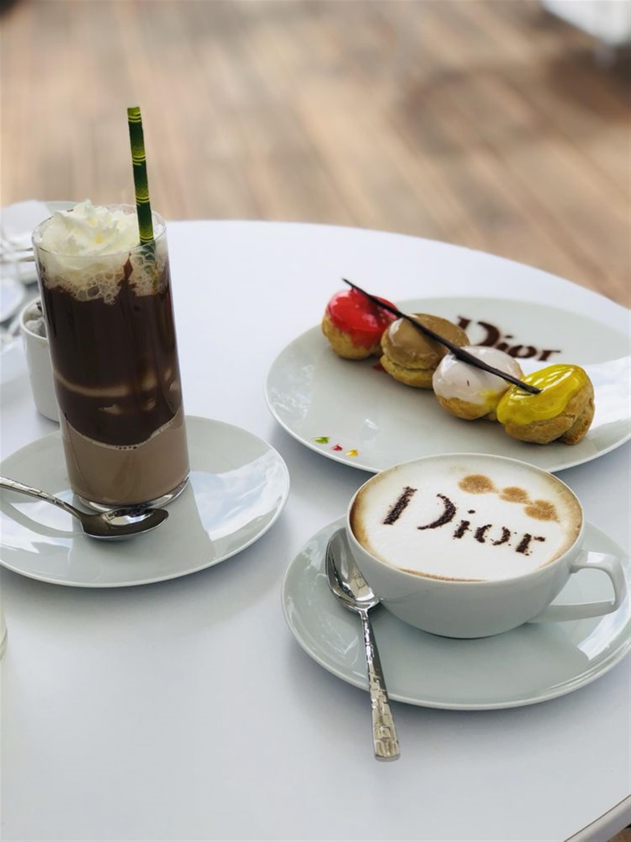 DIOR Café