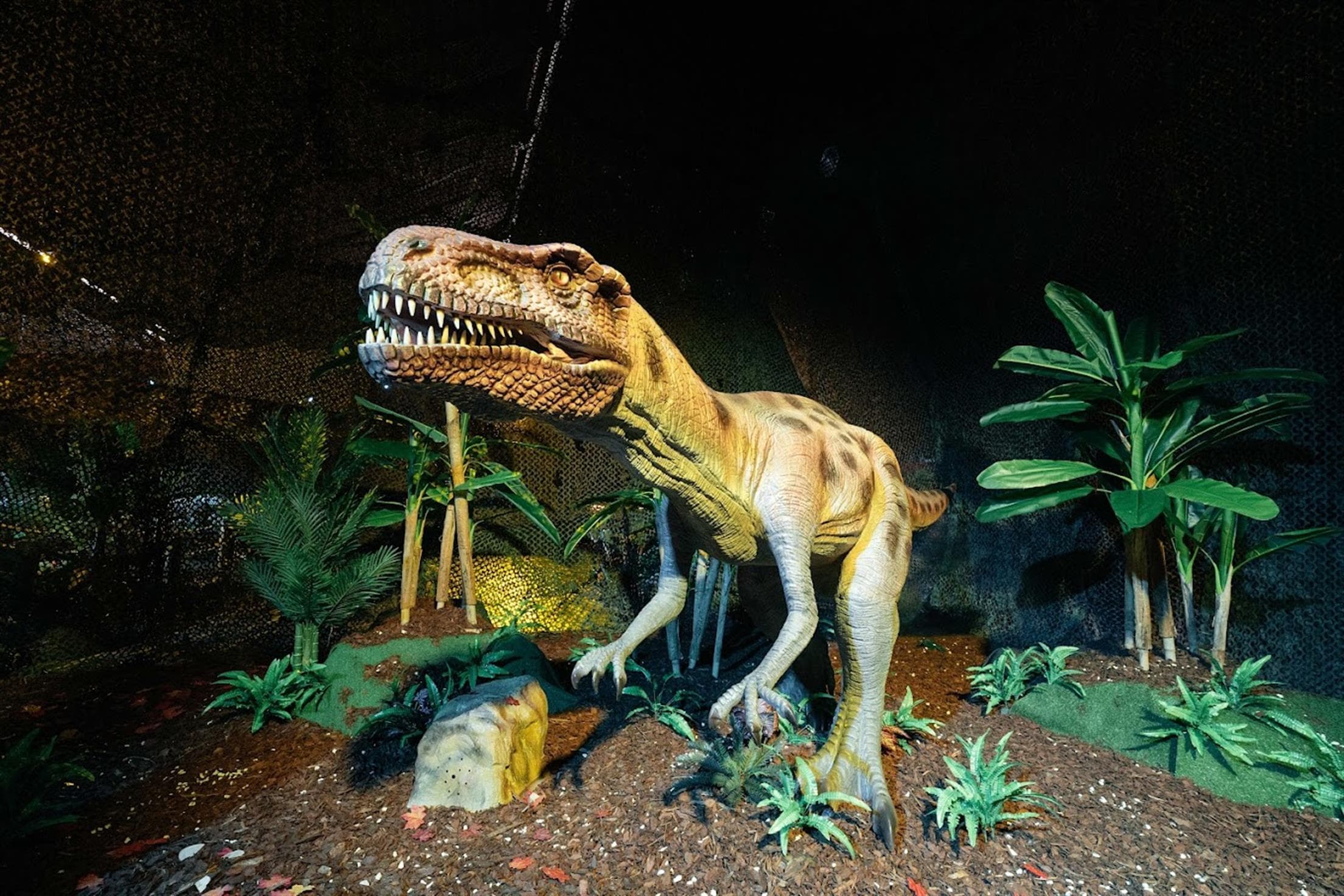 Dinos Alive