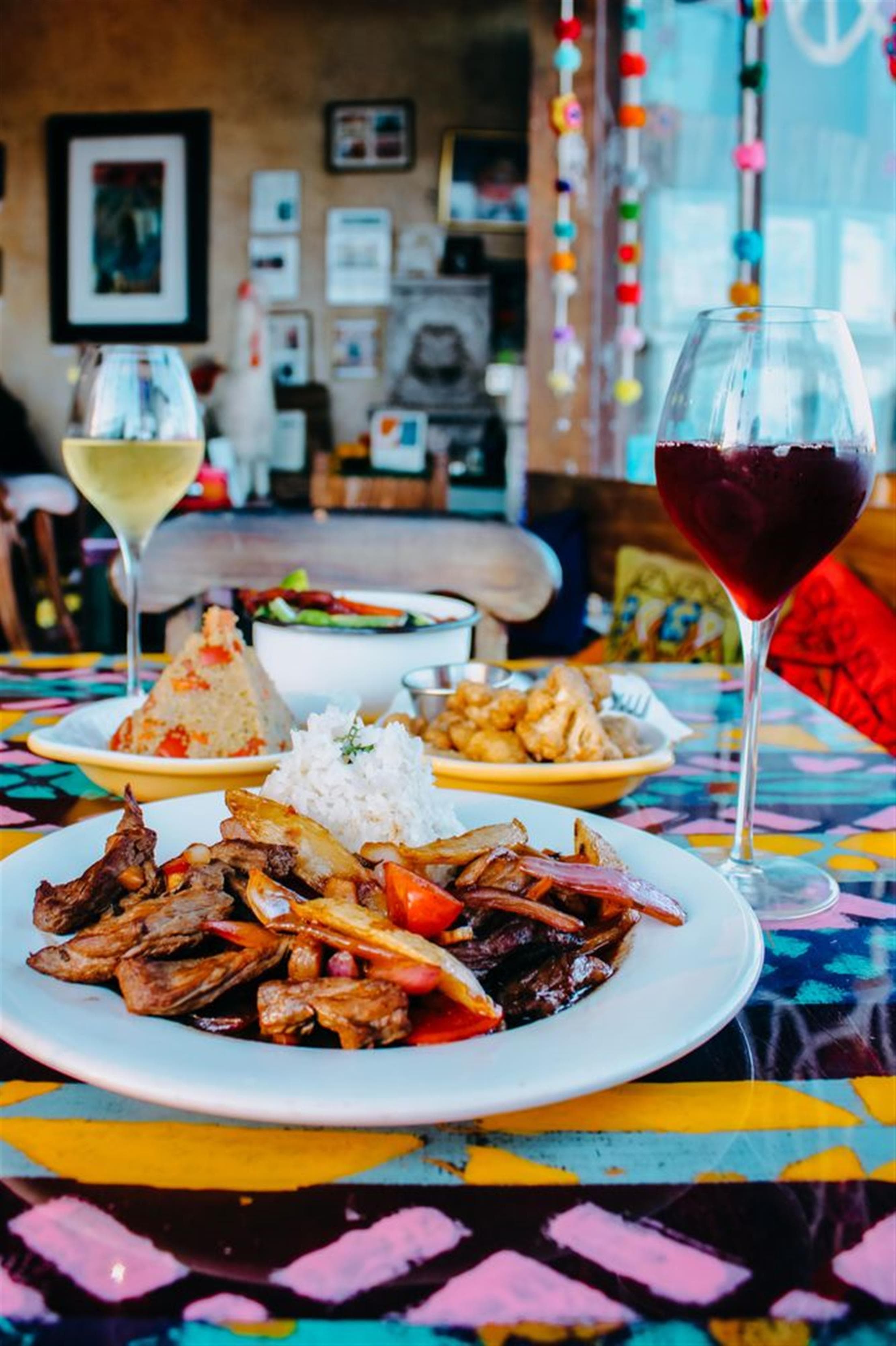 Qusqo Bistro & Gallery - LA