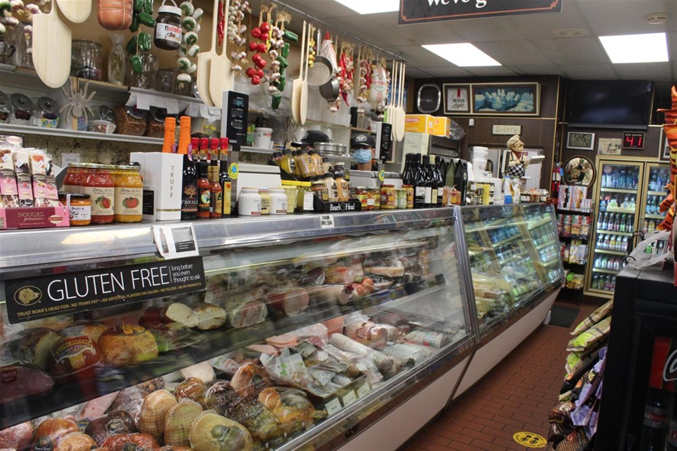 Italia Deli & Bakery