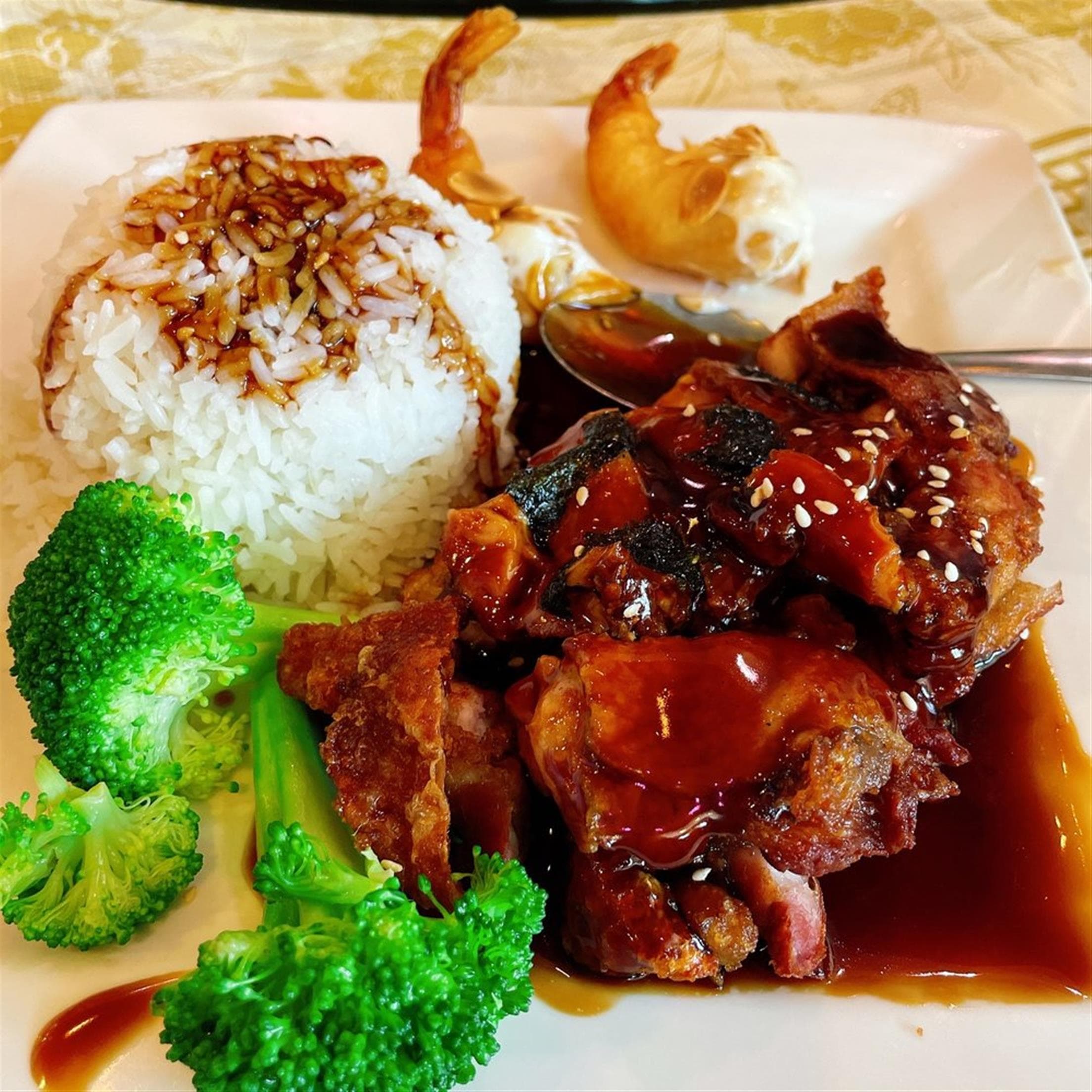 Saint's Alp Teahouse & Gourmet