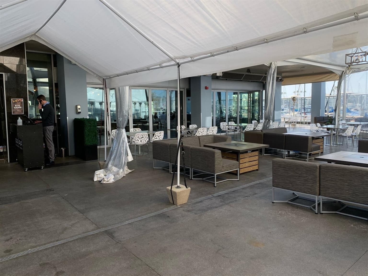 Sea Level Restaurant + Lounge