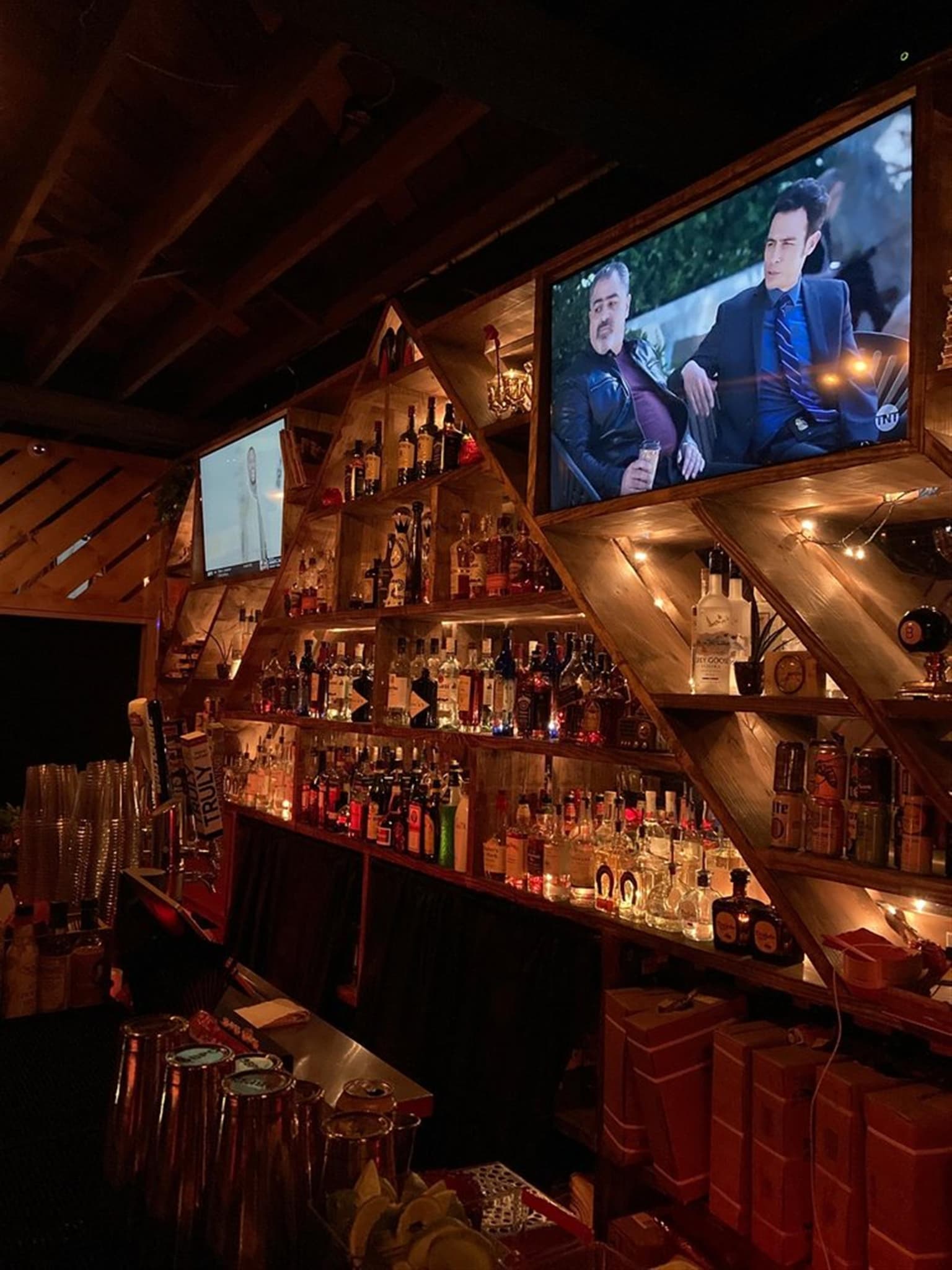 Roxanne’s Liquor Bar & Kitchen