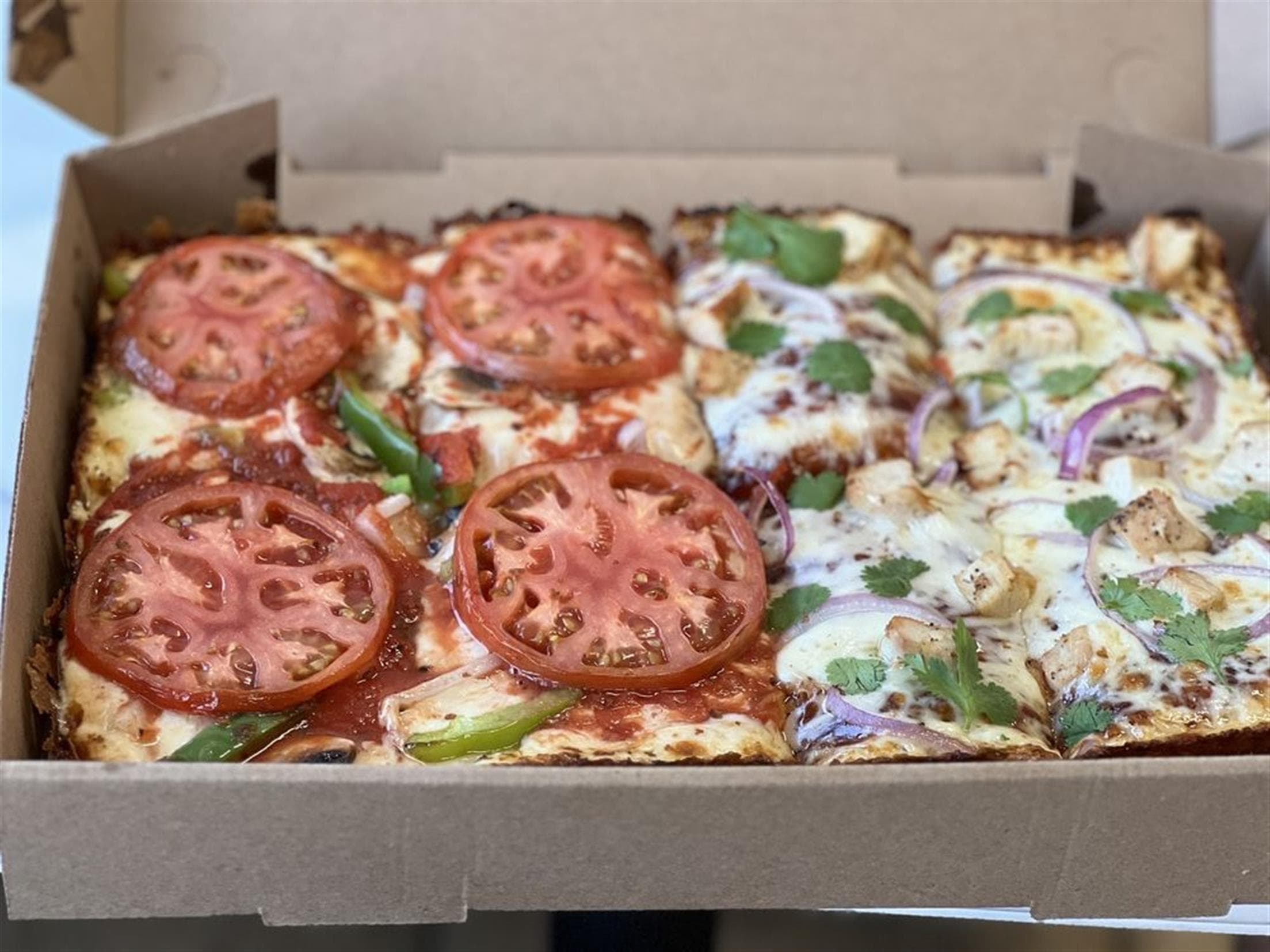 Fuji & Vi's Pizza