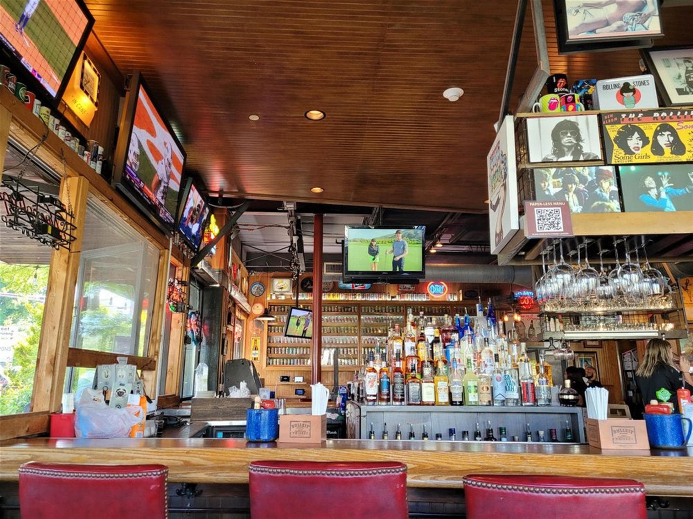 Six Feet Under Pub & Fish House- Westside
