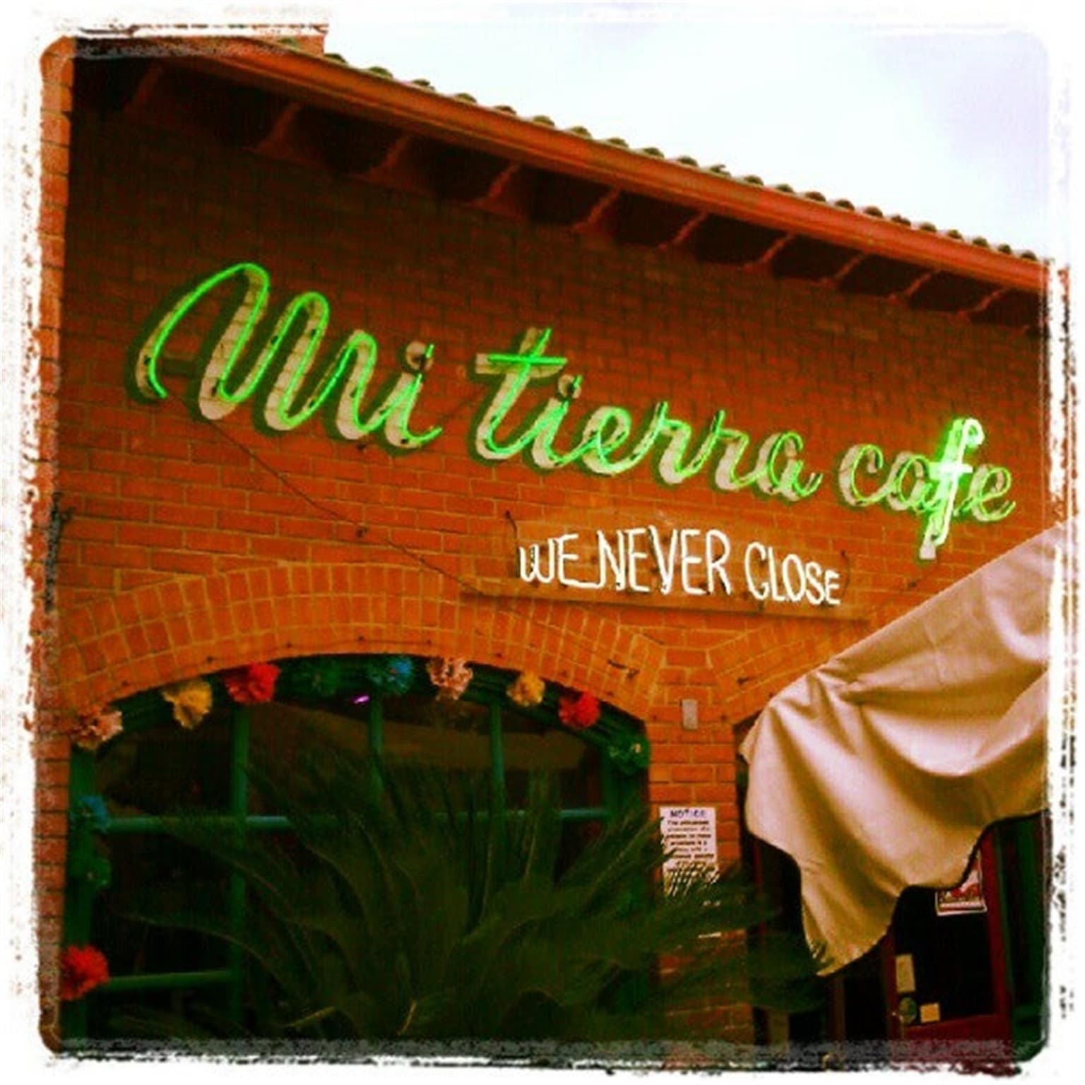 Mi Tierra Cafe y Panaderia