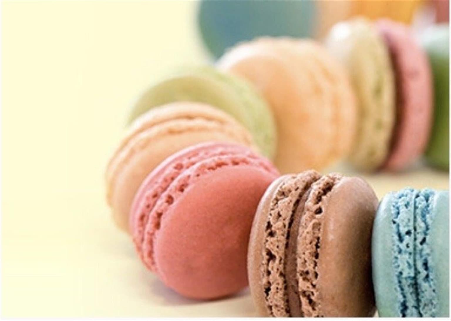 Le Macaron French Pastries