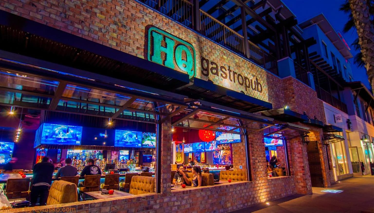 HQ Gastropub - Huntington Beach