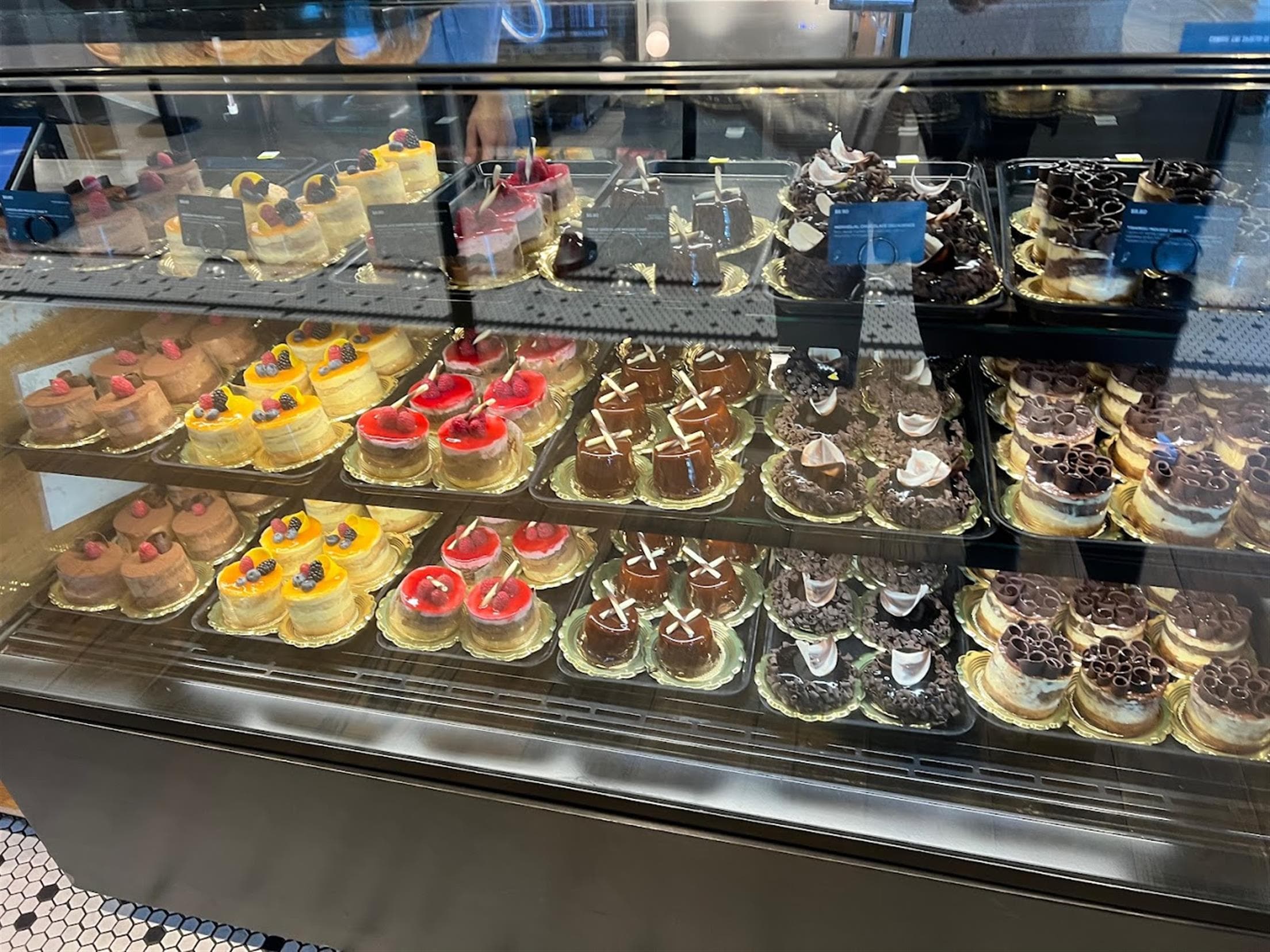 Gourmandise Euro-Diner & Bakery