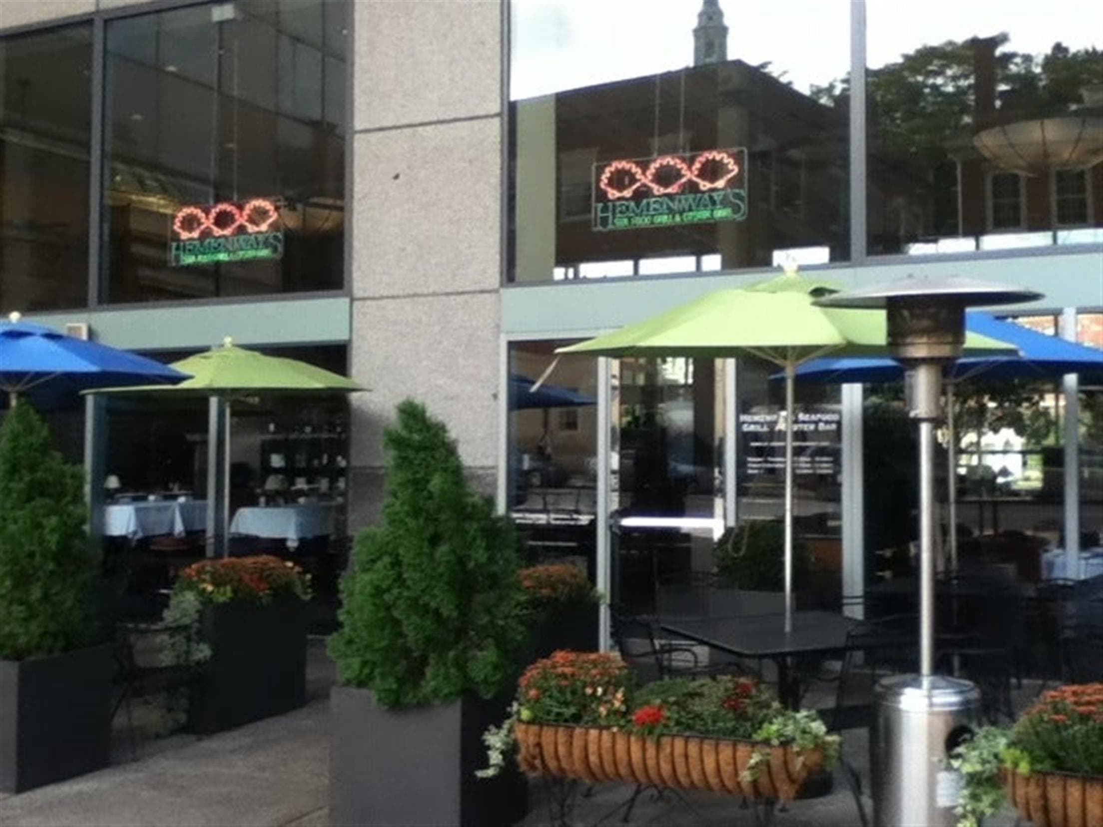 Hemenway's Seafood Grille & Oyster B