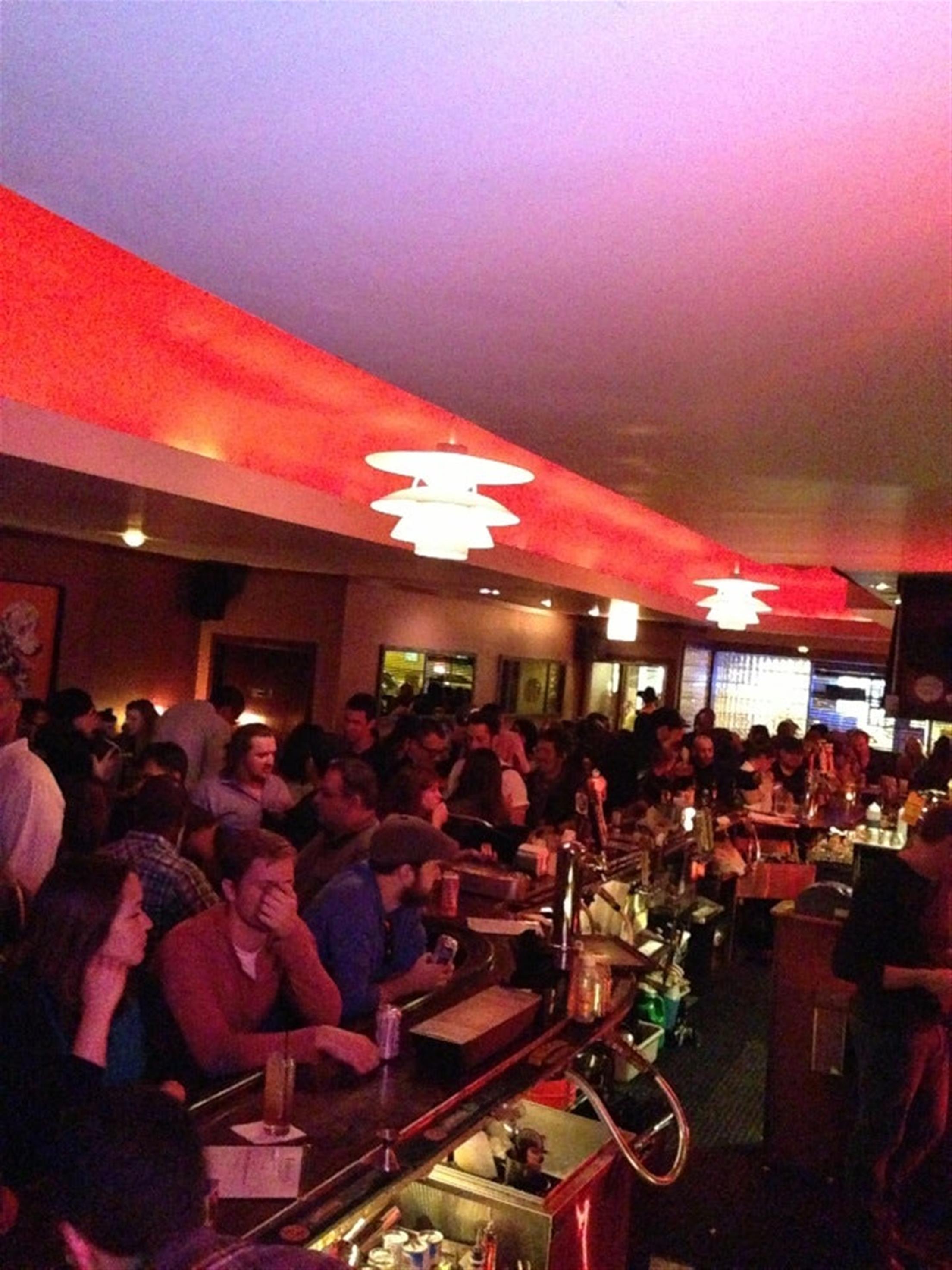 Estelle's Cafe & Lounge