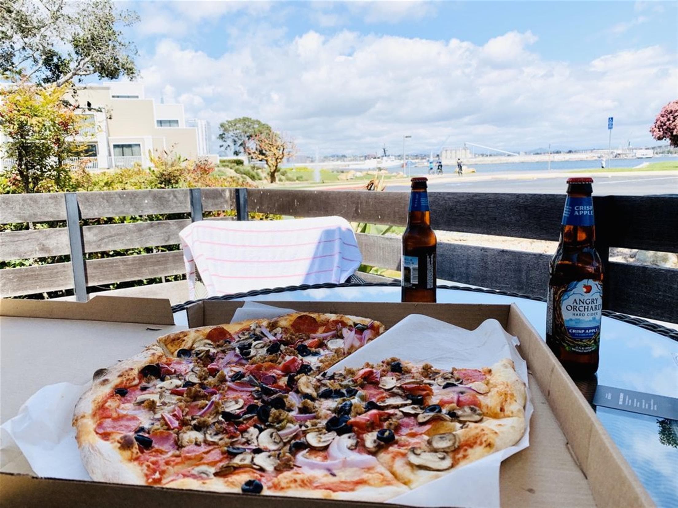 Best Pizza And Brew-Carmel Mountain