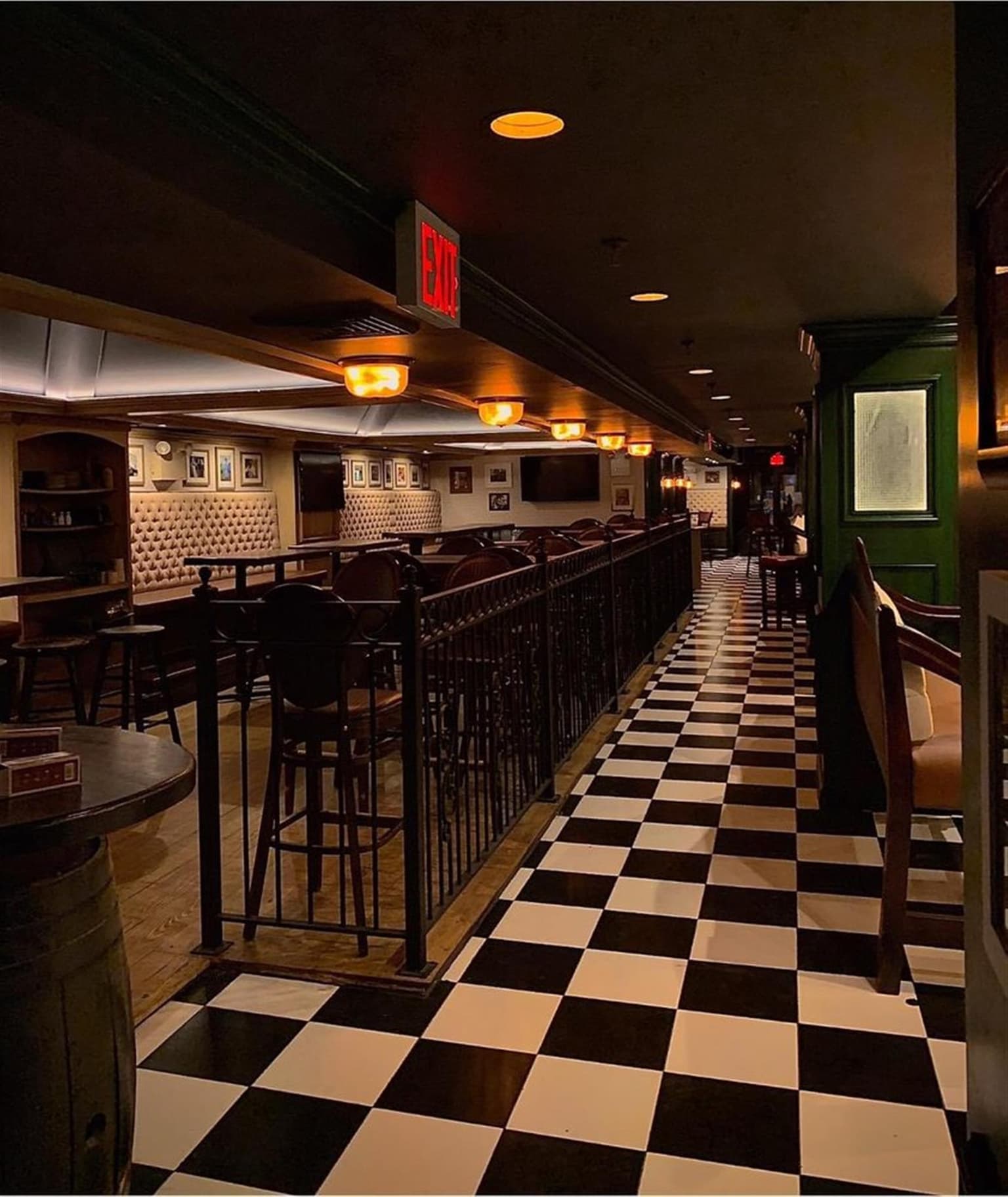 The Irish American Pub