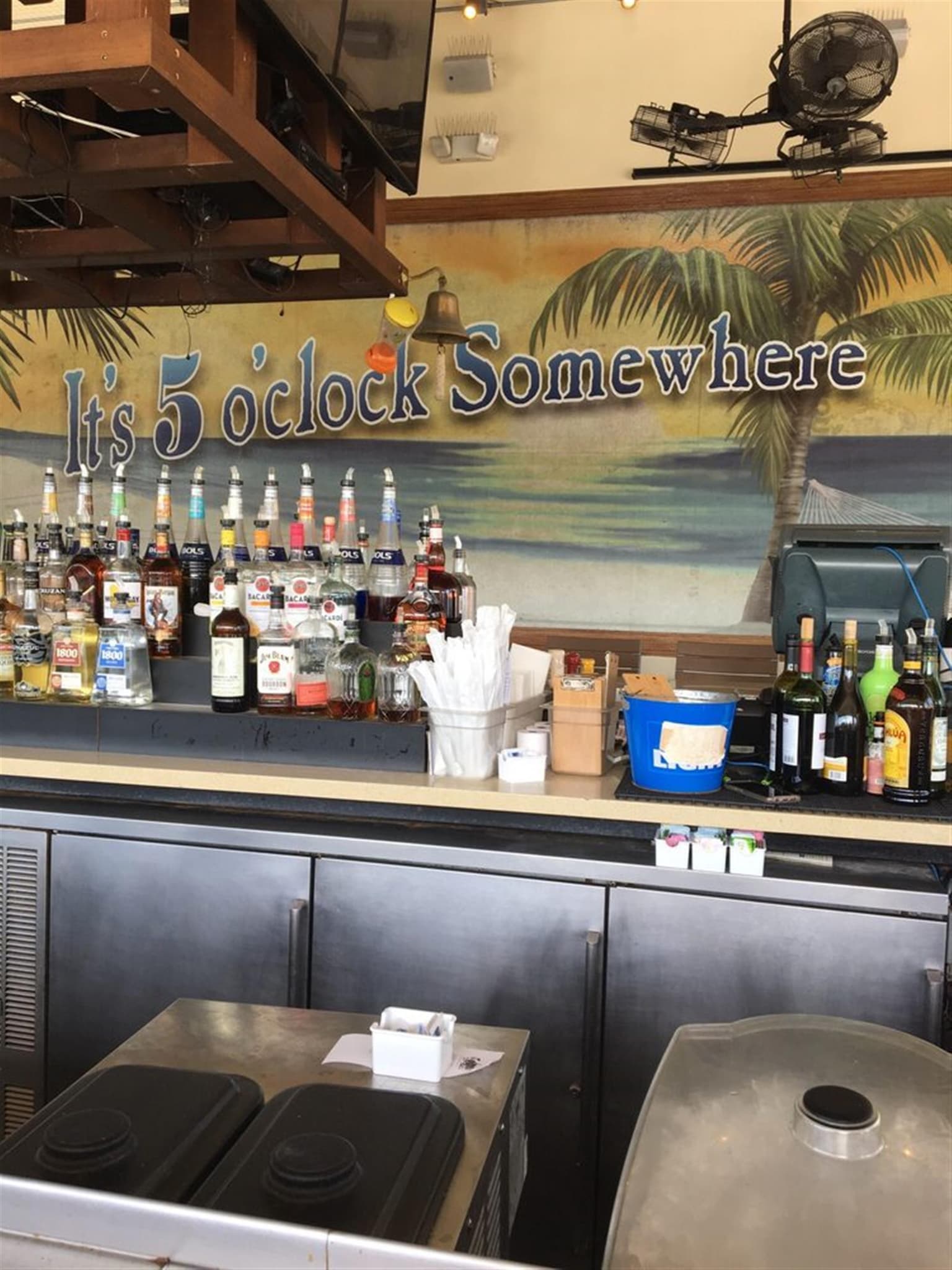 5 o'Clock Somewhere Bar & Grill