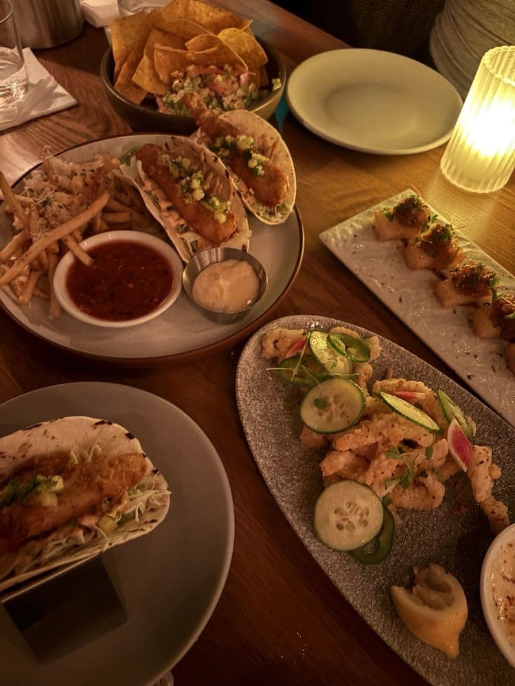 Earls Kitchen + Bar - Waikiki