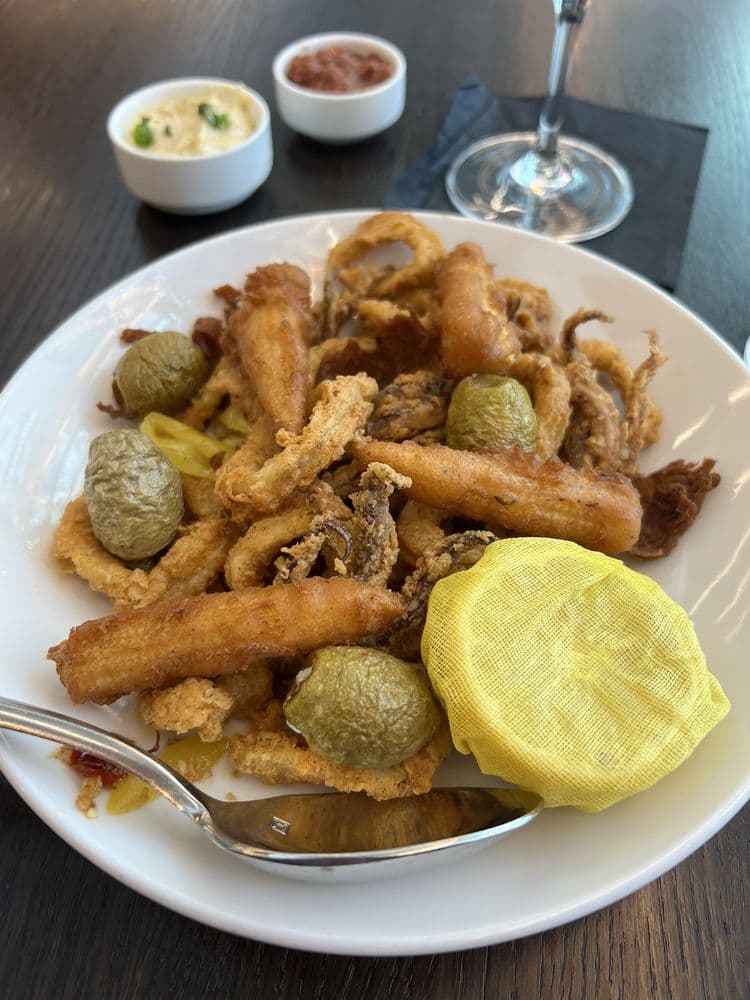 Elway's Taproom & Grill