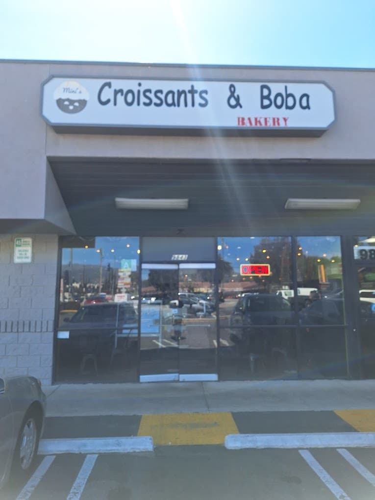 Mini's Croissants and Boba Avatar