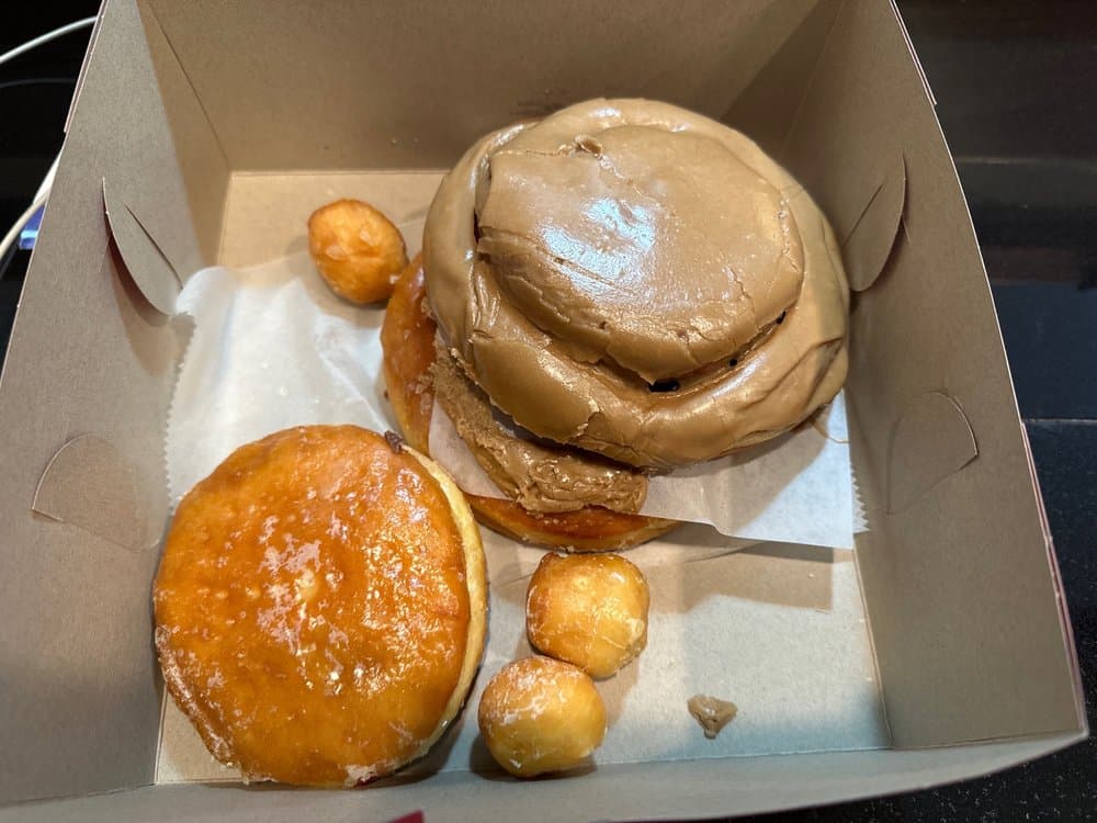 Richard's Donuts & Pastries