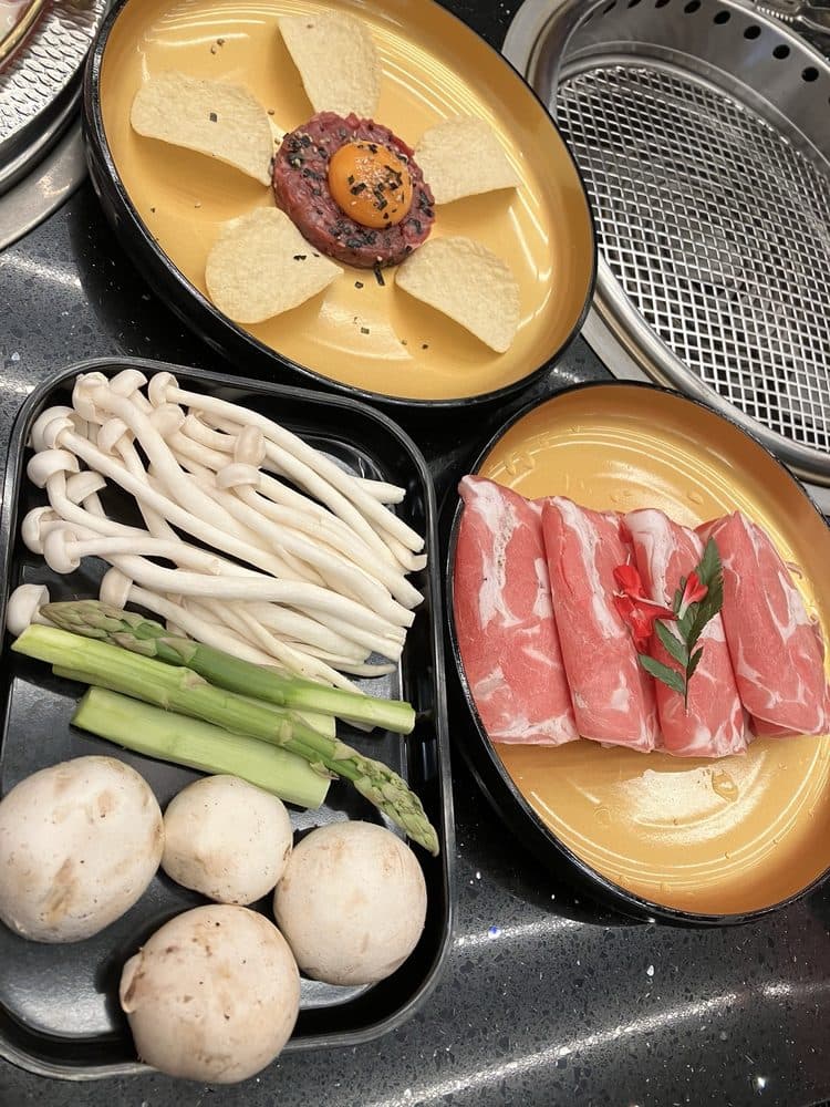 Wagyu Yama Yakiniku & Seafood Shabu 牛帮主和牛烤肉海鲜火锅自助