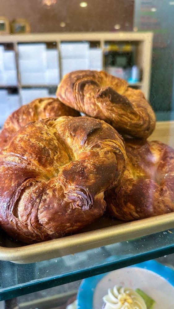 Mini's Croissants and Boba