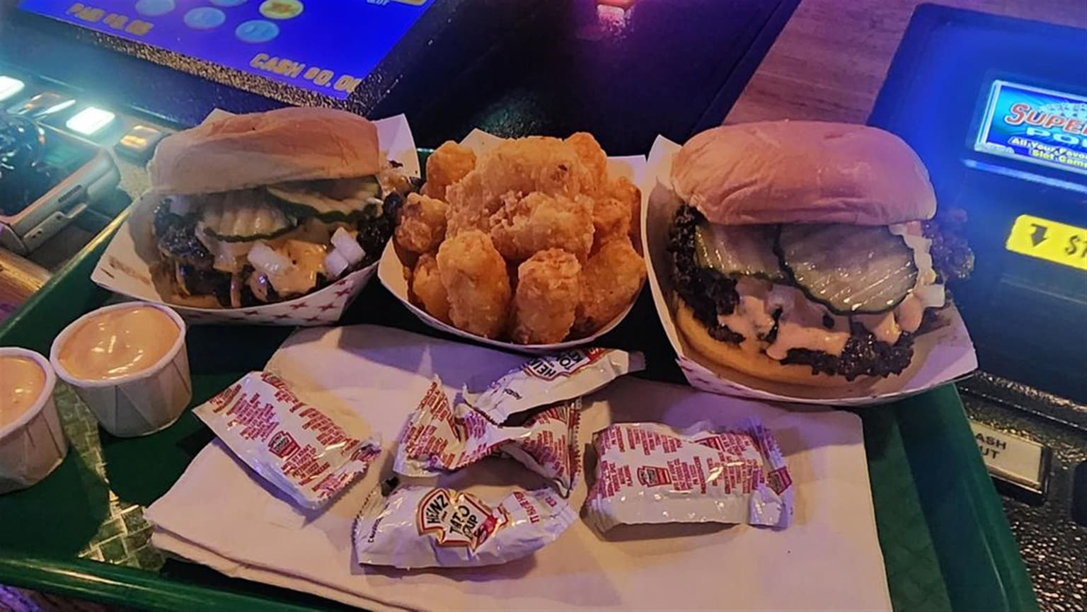 Stay Tuned Burgers - Las Vegas