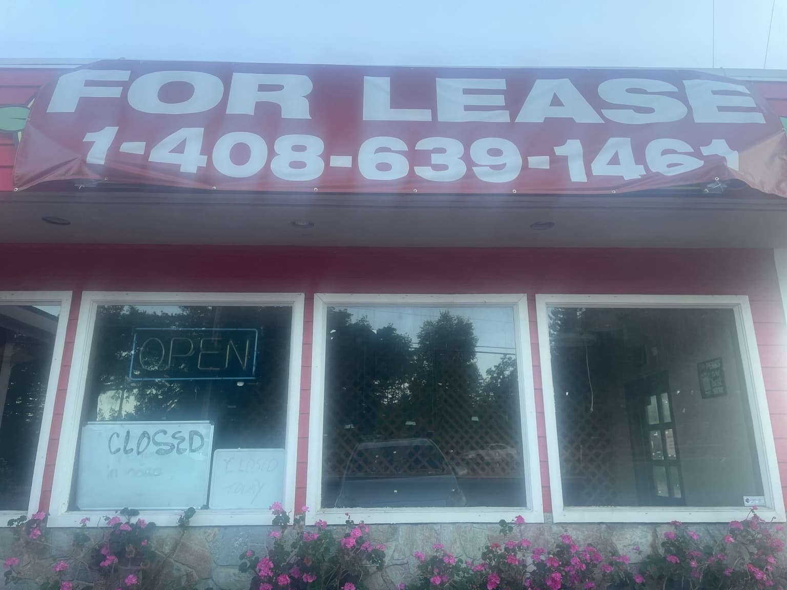 Summit House - Beer Garden & Grill