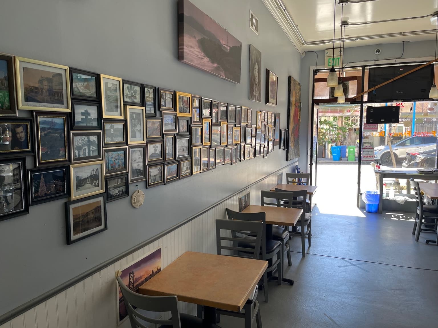 Frisco’s Family Deli