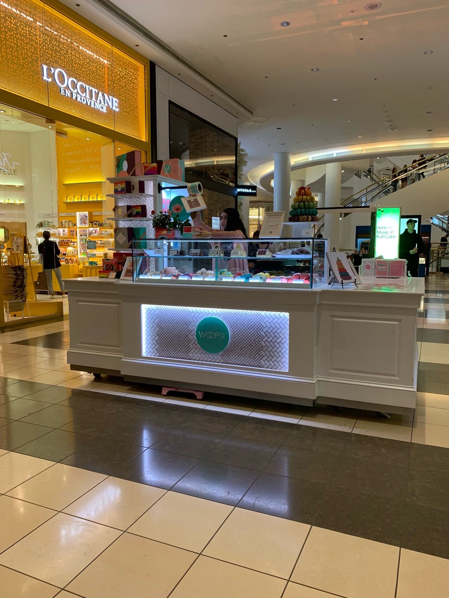 Woops! Macarons