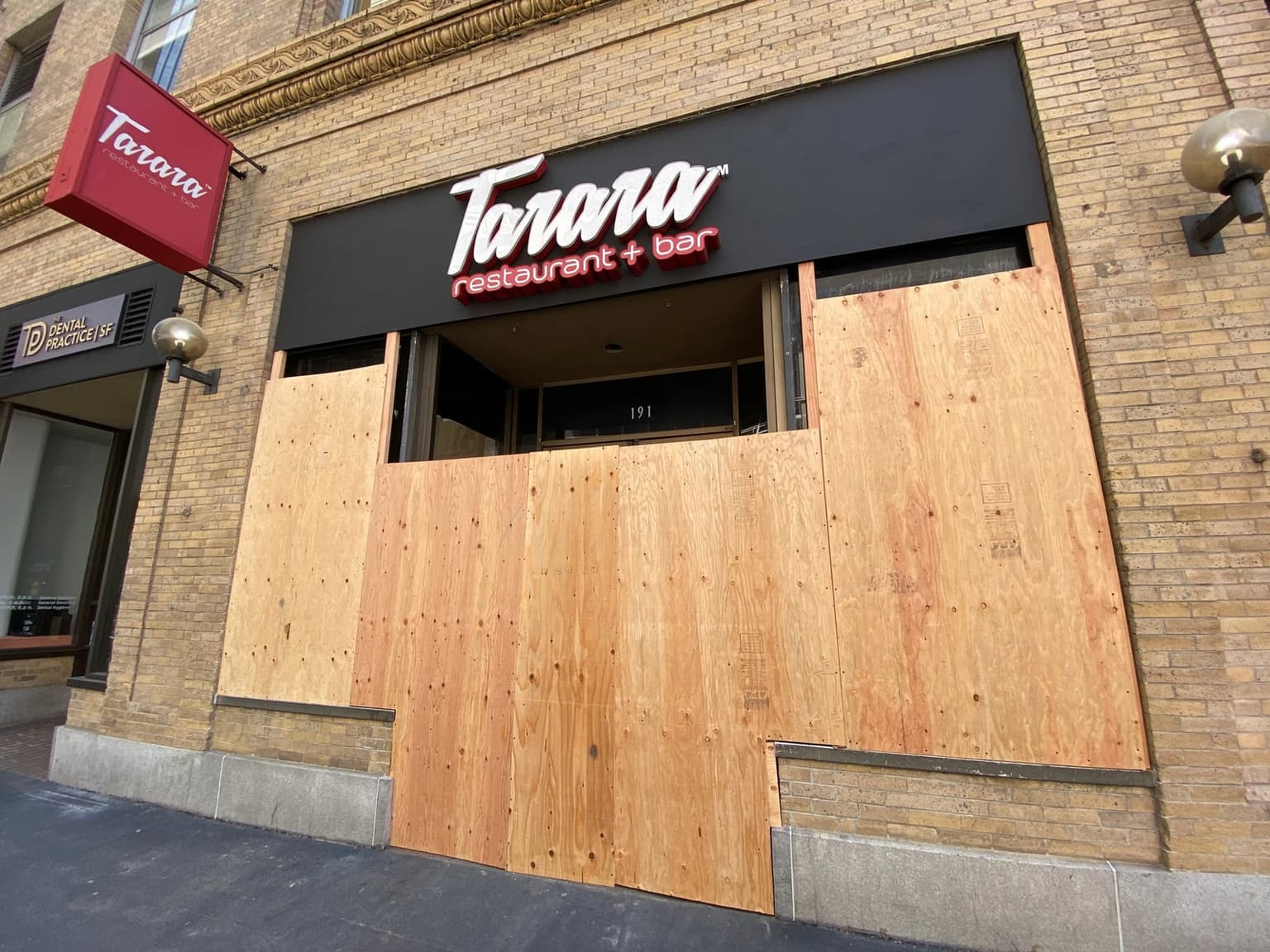 tarara restaurant + Bar