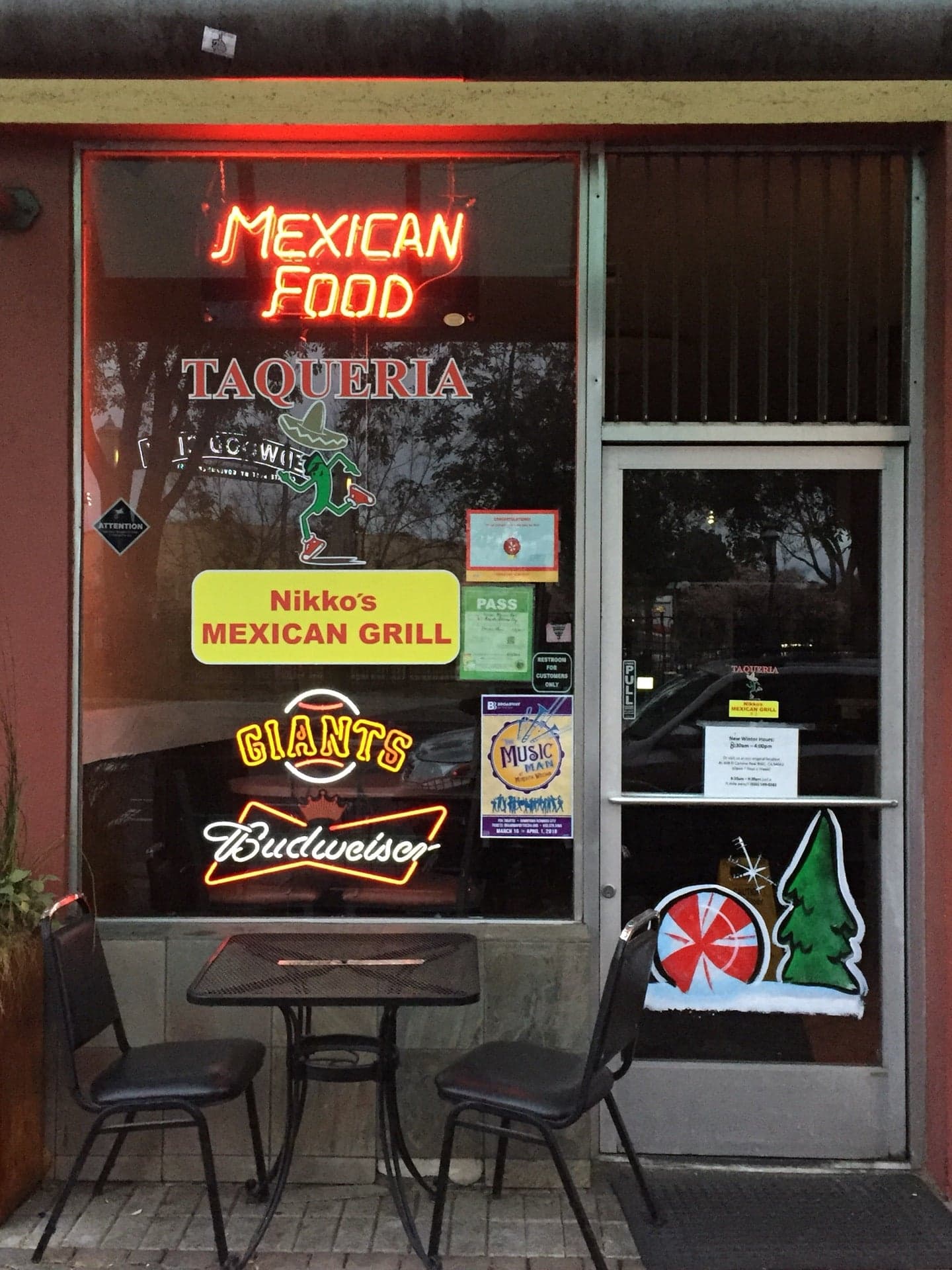 Nikko's Taqueria