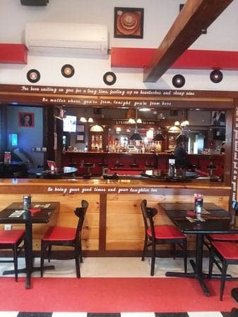 Lyrics Bar & Grill
