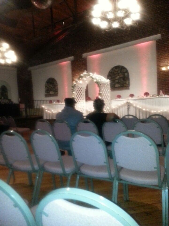 56ef1dff-5a75-41e1-b9ec-b017464a860e