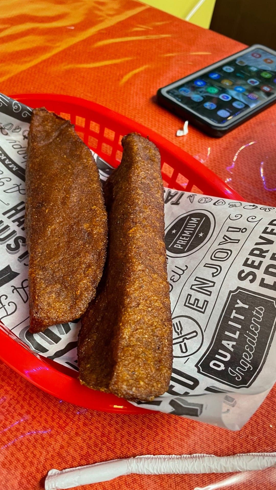 28c23404-a0e5-48c0-8133-14987e266890